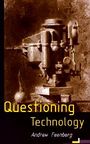 Voorkant Feenberg 'Questioning technology'